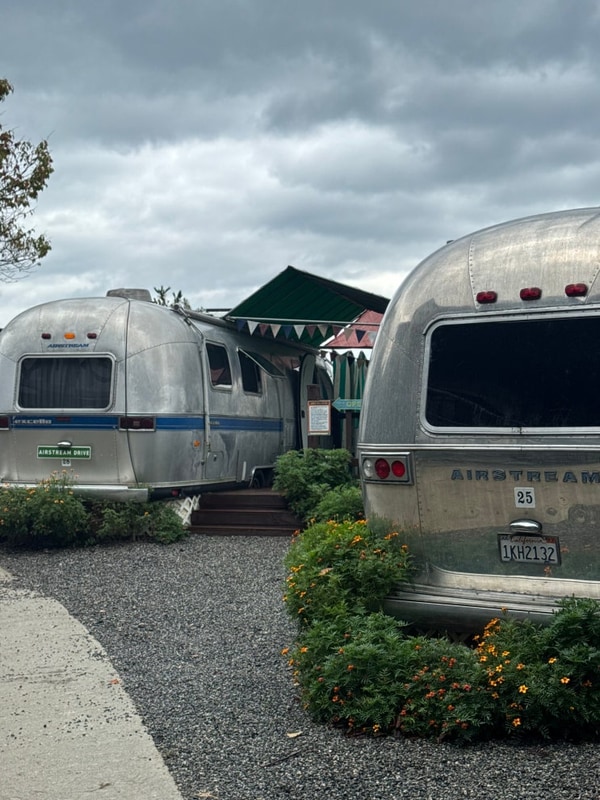 충주 커피 박물관 글램핑 카라반 펜션, 에어스트림 클래식...