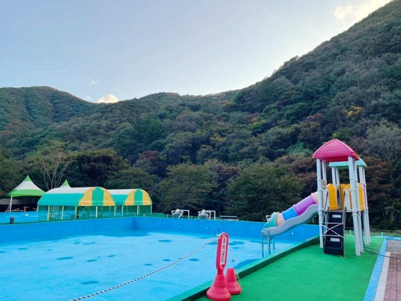 수영장 넓은 경주 별빛은하수캠핑장 A-2 후기