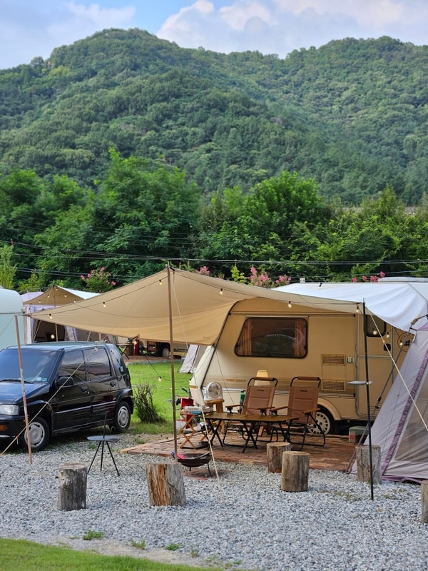전주 캠핑장 추천 '캠프히어' 카라반 글램핑 계곡 물놀이...