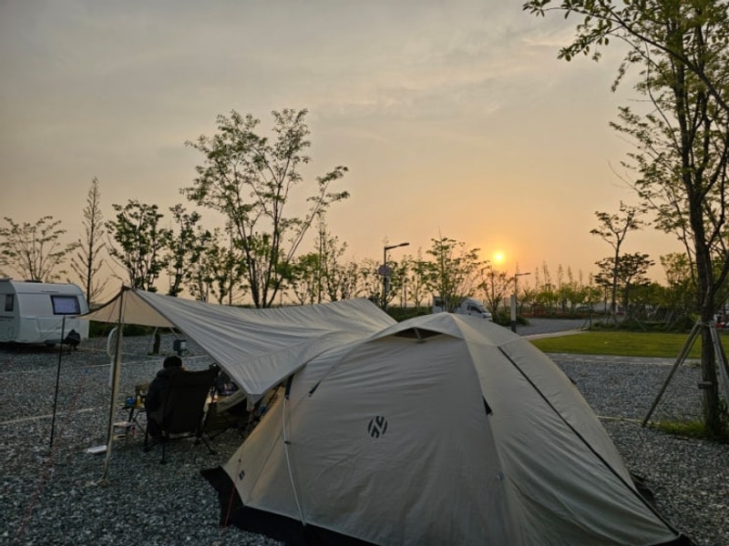 [캠핑 - 평택항국민여가캠핑장] 난 누구와 싸우는가?