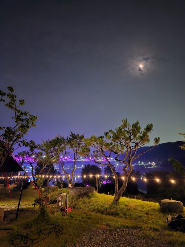 충주 탄금호 호수뷰 하비비캠핑장 7번｜우륵대교 야경뷰가...