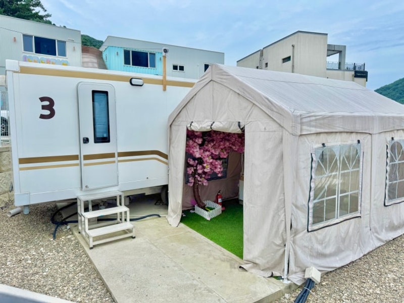 [가화2372 카라반글램핑] 경기도 가평 커플 카라반 글램핑...