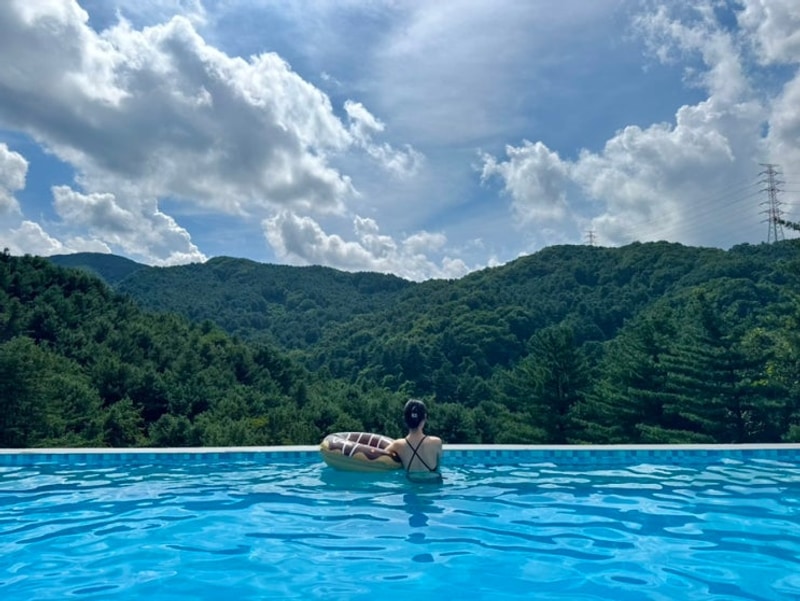 포천 엉클킴스 캠핑장 스카이존 명당 뷰 인피니티풀 수영장...