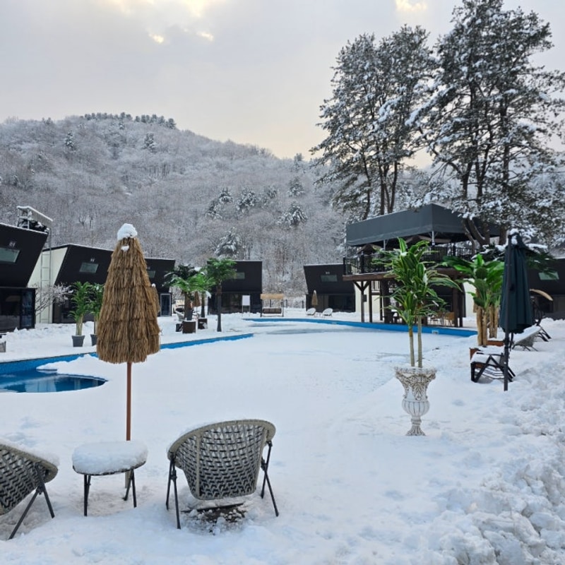 가평글램핑 수영장과 찜질방이 있는 가평글램스테이