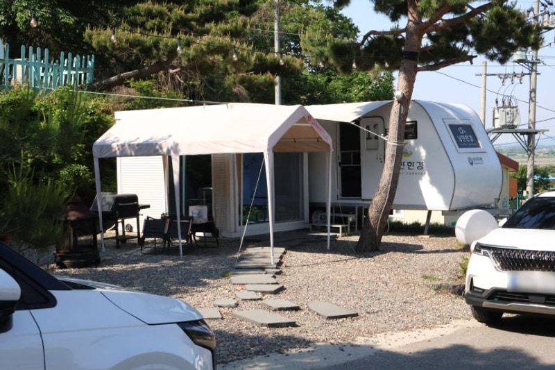 김포캠핑장 수영장 예쁜 김포한강오토캠핑장 카라반...