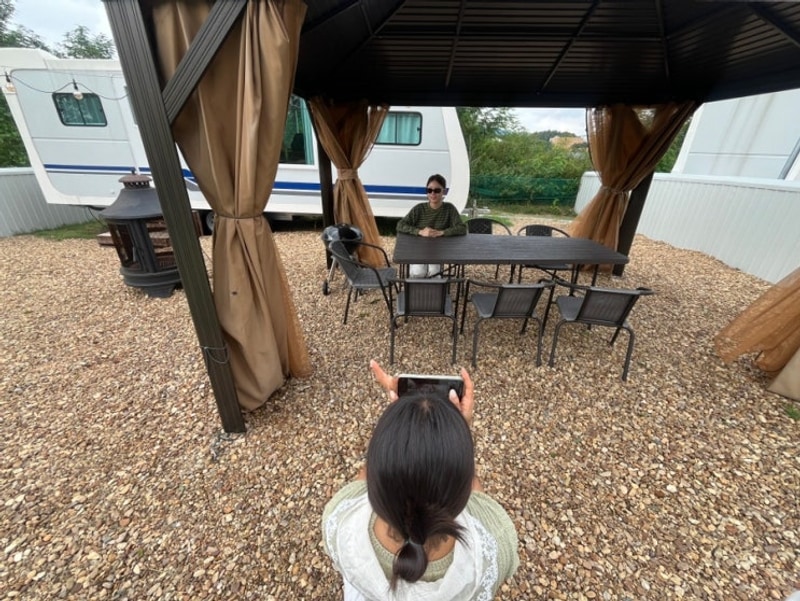 청주 초정힐링캠핑장 : 침대 3개있는 카라반에서 글램핑 하고...