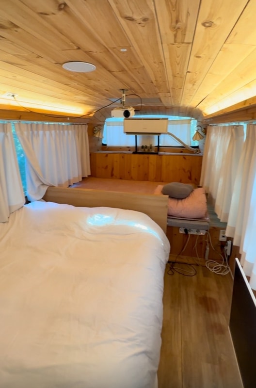 글램핑, 대형버스가 숙소가 되는 진안 마이산 풍혈냉천 글램핑