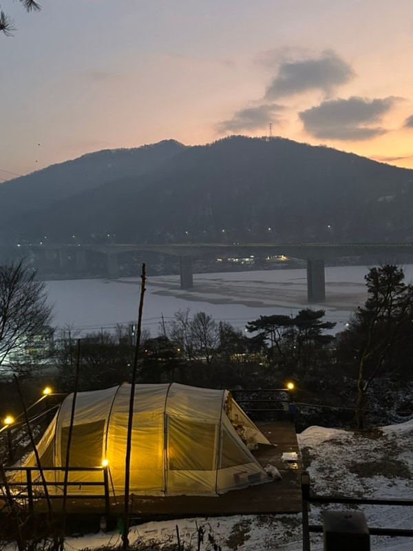 서울 근교 캠핑장 추천! 양평 약수동산 데크스페셜 명당 자리 후기