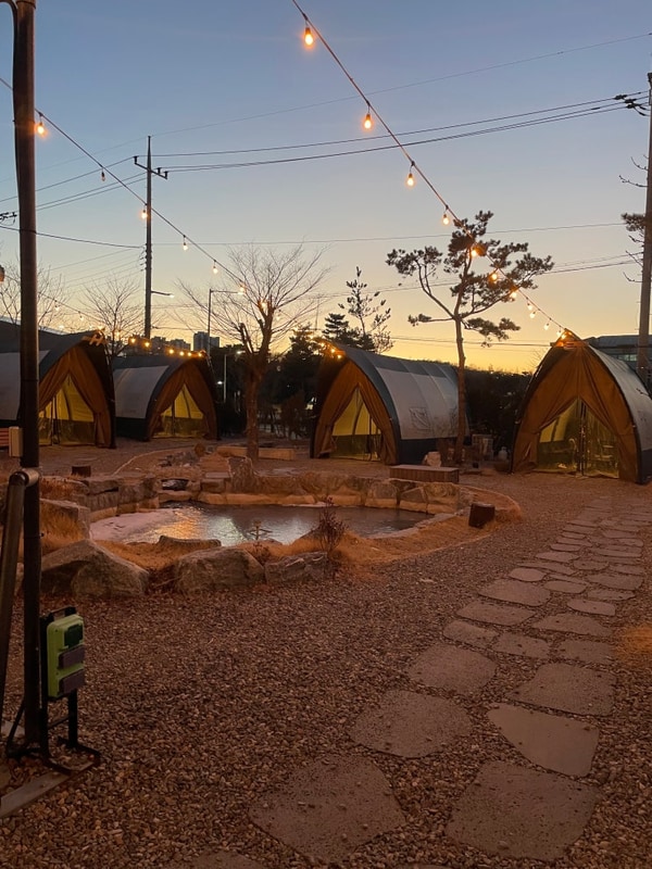 캠핑장비 없이 캠핑을 즐기는 지름길 김포 행복한체험캠핑장...