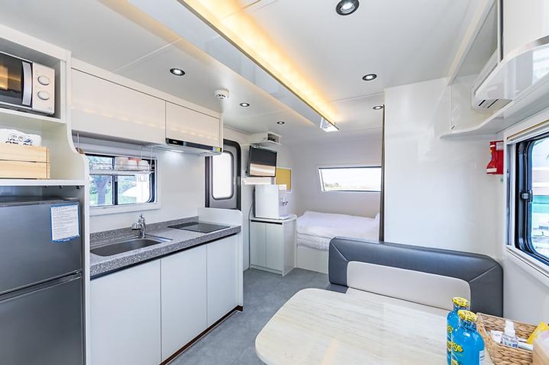 오늘 여기 카라반 대표 사진