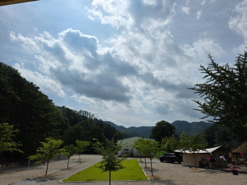 밤 진짜 쉼이 있는 조용한 감성캠핑장 별의바다 조동캠핑장