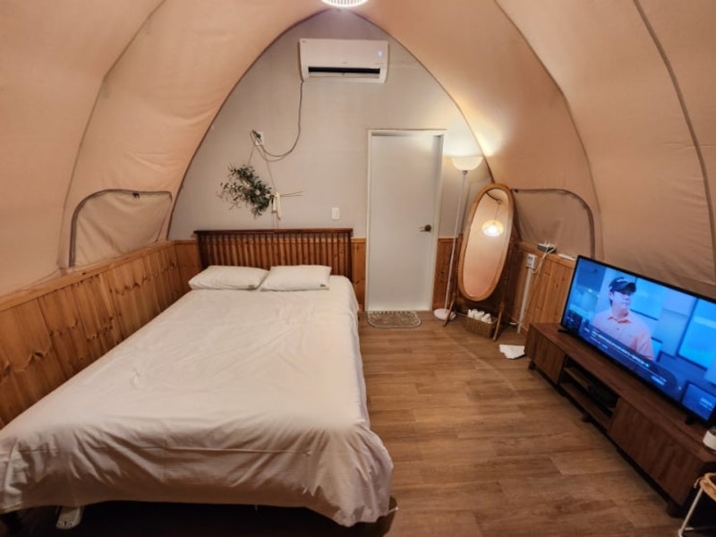 깔끔한 시설의 신축 글램핑장. 충남 금산의 [라곰 글램핑] 이용...