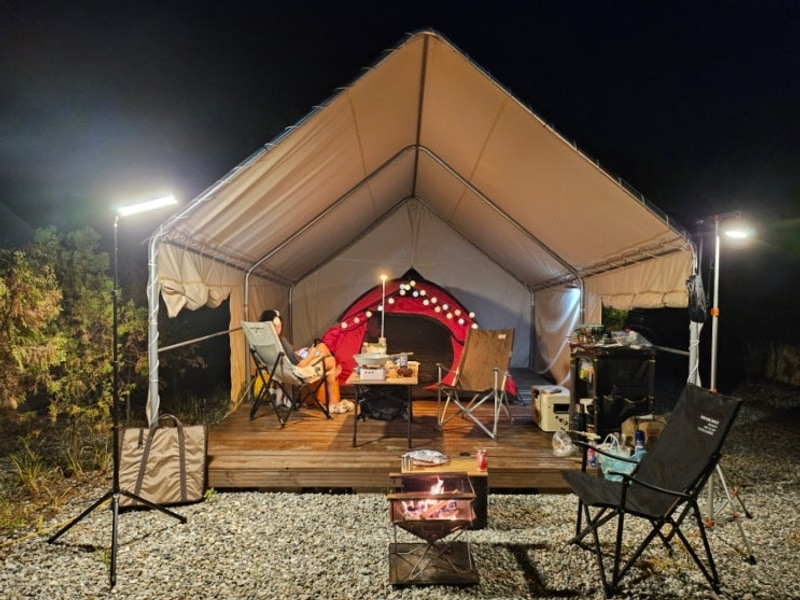 럭셔리 힐링캠핑 모나팜캠핑장