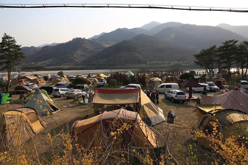평사리공원 야영장 대표 사진