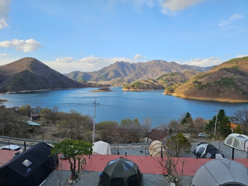 서울 근교 충주호 더쉼캠핑장 힐링 개별화장실 있는 오토캠핑장