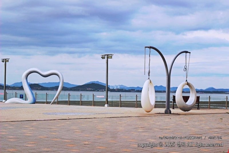 전남 여행 숨은 명소 무안 낙지공원 노을길 야영장 가성비...