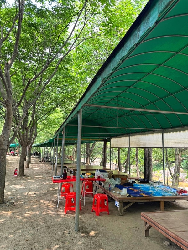 쌍곡계곡 물소리풍경 캠핑장 평상대여  당일치기 여행