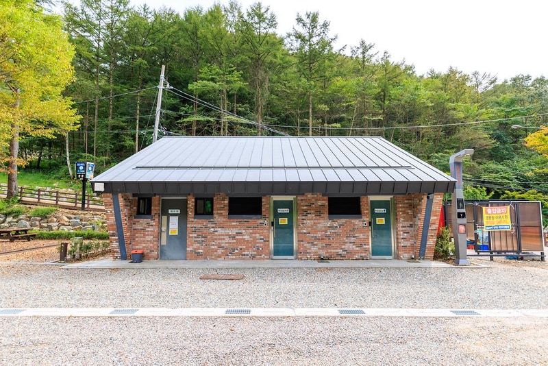 성수산 왕의숲 국민여가캠핑장 시설 사진 1