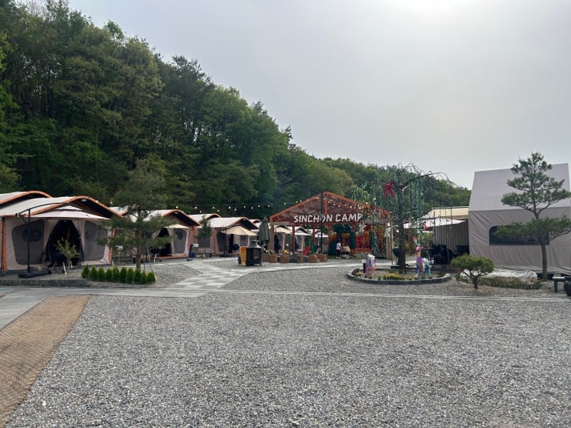 강원도 춘천 신촌캠프장 자쿠지 글램핑 대형어린이놀이터...