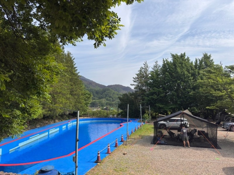경남 산청 넓은 수영장과 웅장한 은행나무 가고파 캠핑장