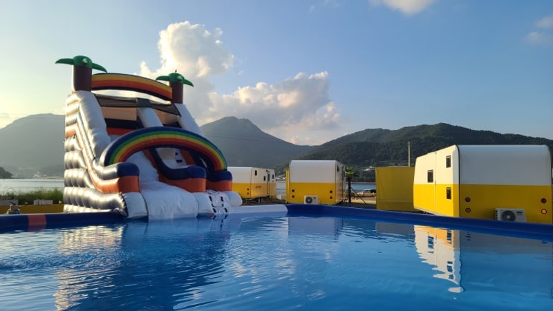 남해글램핑 노랑카라반