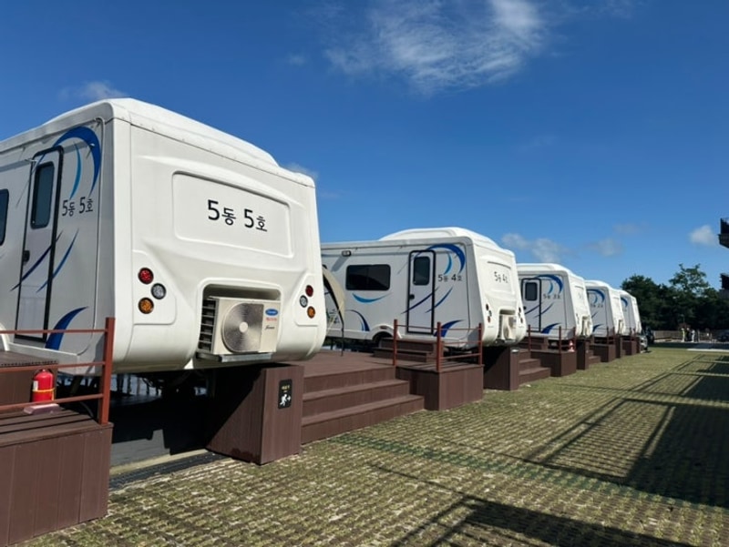 오션뷰 끝내주는 섬뜰아래캠핑장 카라반 숙박 후기