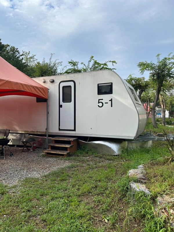 [수원 글램핑] 여름 솔내음 캠핑장 카라반 내돈내산 후기