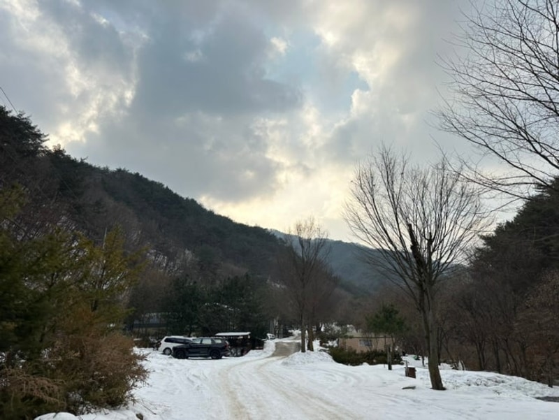 포천캠핑장 캠핑라운지 대자연 속 넓은 사이트