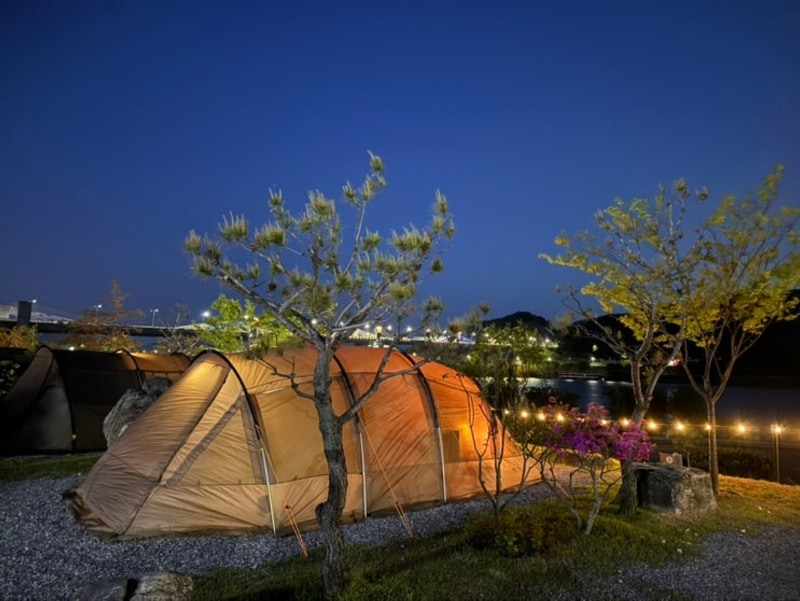 충주 남한강뷰 야경 맛집 정말 깔끔한 캠핑장[하비비 캠핑장]
