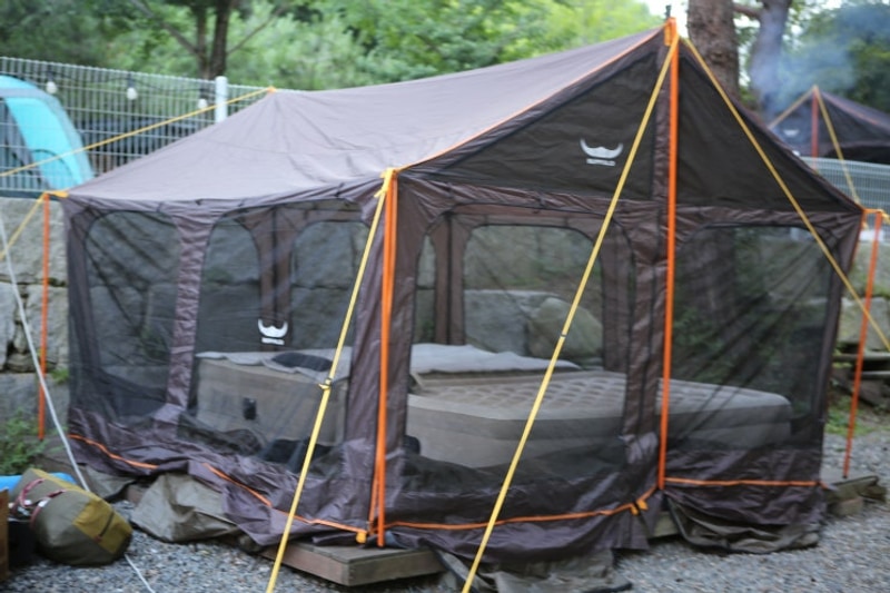 경기도 가평 포시즌 캠핑장 맑은 물 푸른 숲 텐트만 쳐도 힐링