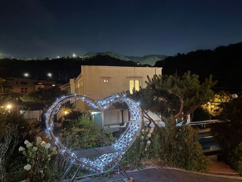 포천캠핑장 청계호수 자작나무 숲 캠핑장 스파 카라반